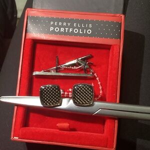 Perry Ellis Portfolio Cuff Links & Tie Clip Black & Silver Color